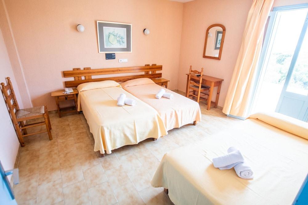 Hostal Santi Es Calo  Εξωτερικό φωτογραφία